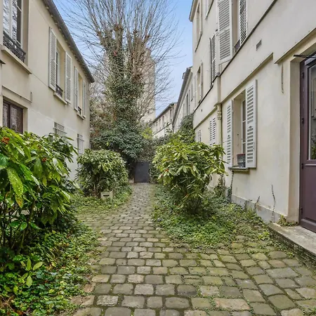 Charming Design Near Sorbonne