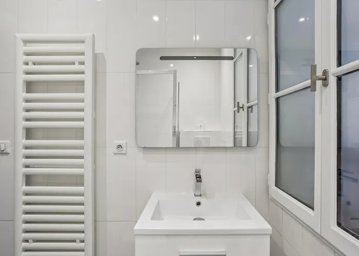 Charming Design Near Sorbonne Apartment