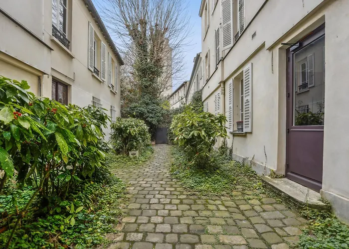 Charming Design Near Sorbonne