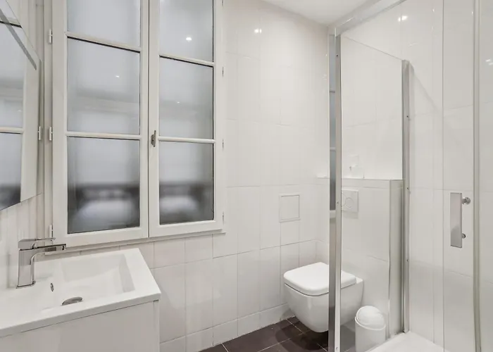 Charming Design Near Sorbonne Apartment Paris