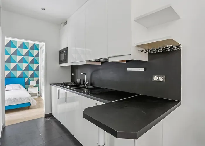 Apartment Charming Design Near Sorbonne